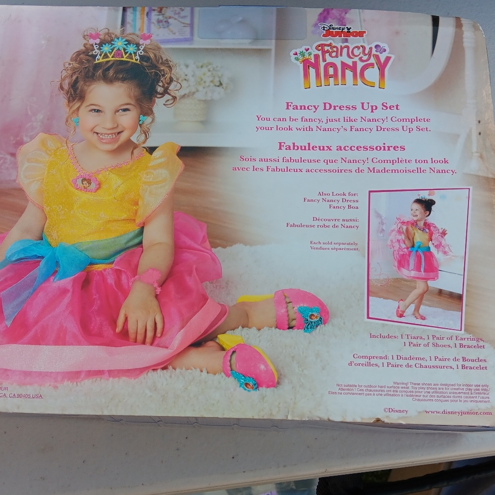 New Disney Fancy Nancy's Dress up set - Picture 2 of 2